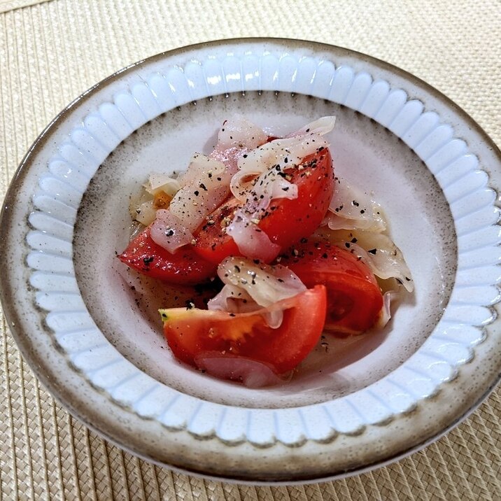 最後に一工夫！白きくらげとトマトの酢の物